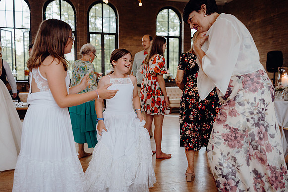 Reception (186)